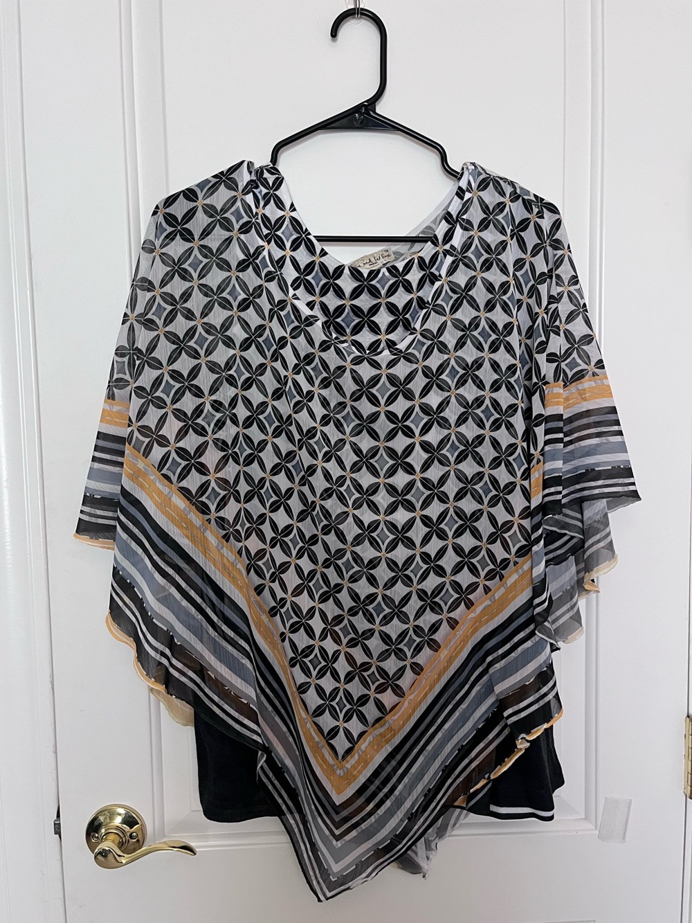 Love and Let Live  Black, Gray & yellow Geometric Poncho & matching tank 1X